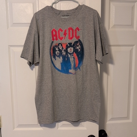 AC/DC Other - AC/DC Gray Graphic Band T-Shirt NWOT